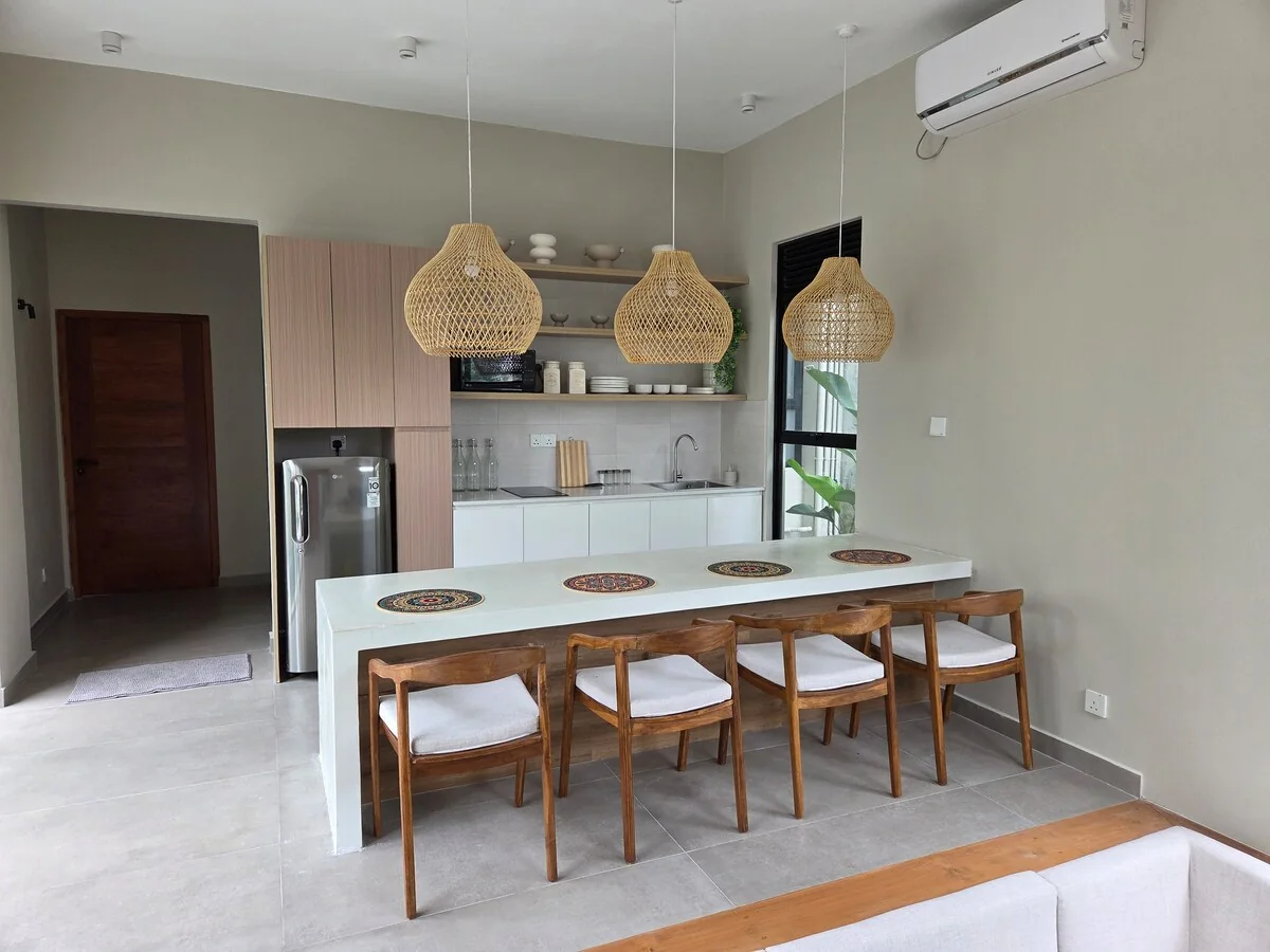 Villa 115 — Dining area · 2